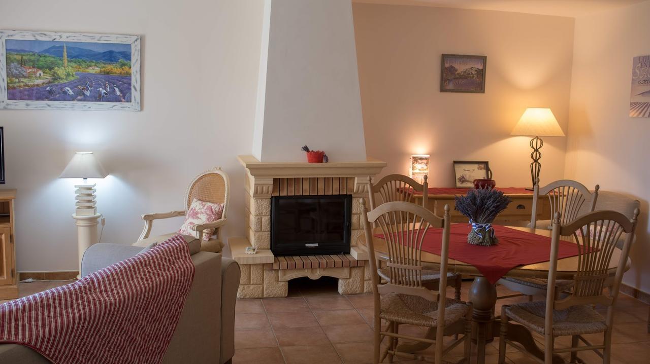 Le Claux Du Puits By Ateya Vacances Saint-Trinit ภายนอก รูปภาพ